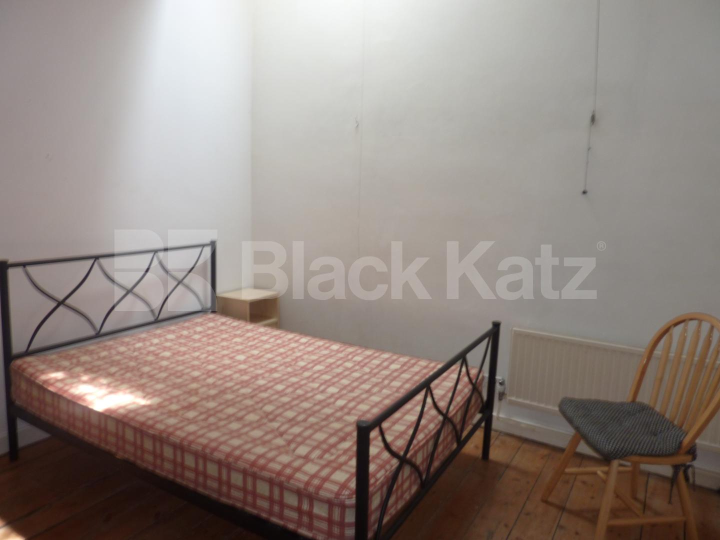 			MEWS HOUSE, 3 Bedroom, 1 bath, 1 reception Mews House			 Ruston Mews, NOTTING HILL